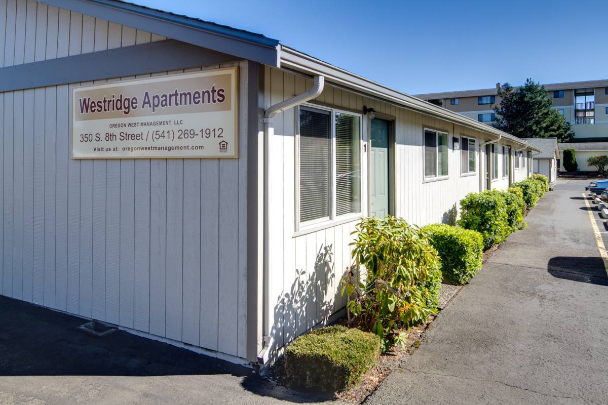 Apartment for rent at 350 S 8th St, Coos Bay, OR 97420