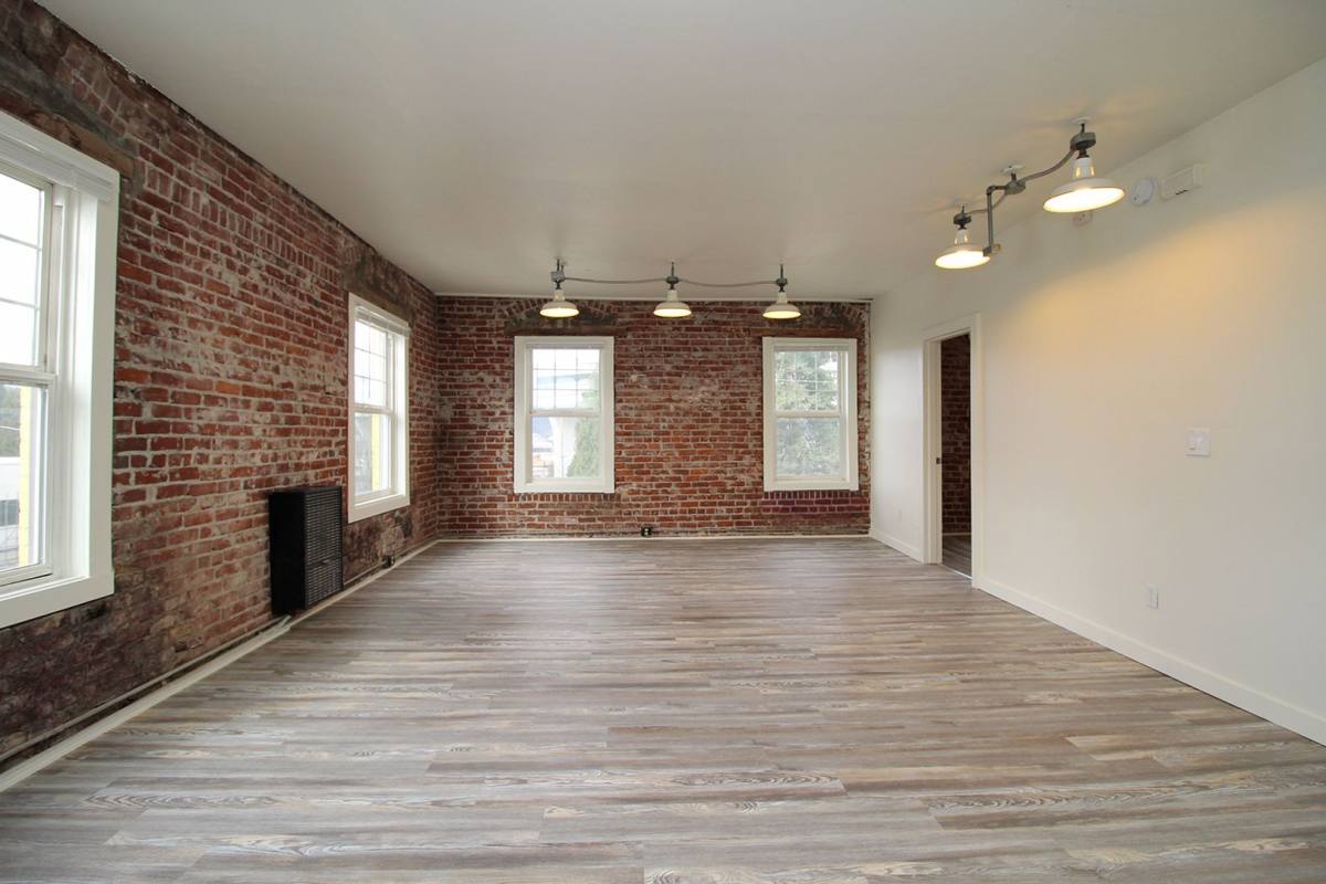 Apartment for rent at 843 N Knott St, Portland, OR 97227