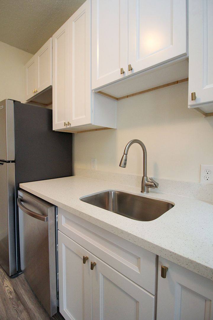 Apartment for rent at 843 N Knott St, Portland, OR 97227