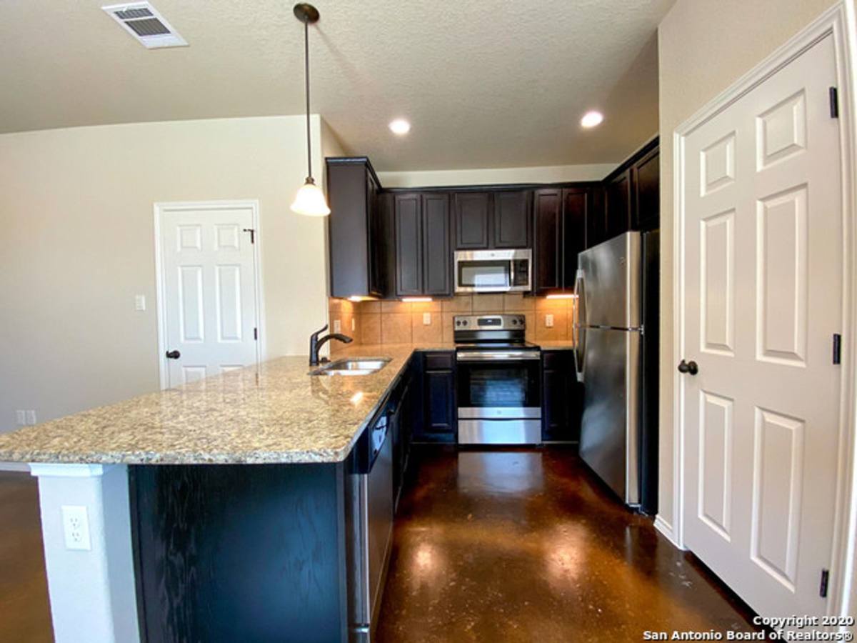 Townhouse for rent at 1152 Stanley Way, Seguin, TX 78155