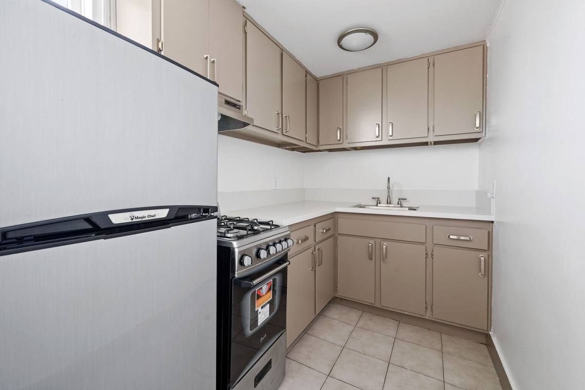 Apartment for rent at 944 Maltman Ave, Los Angeles, CA 90026
