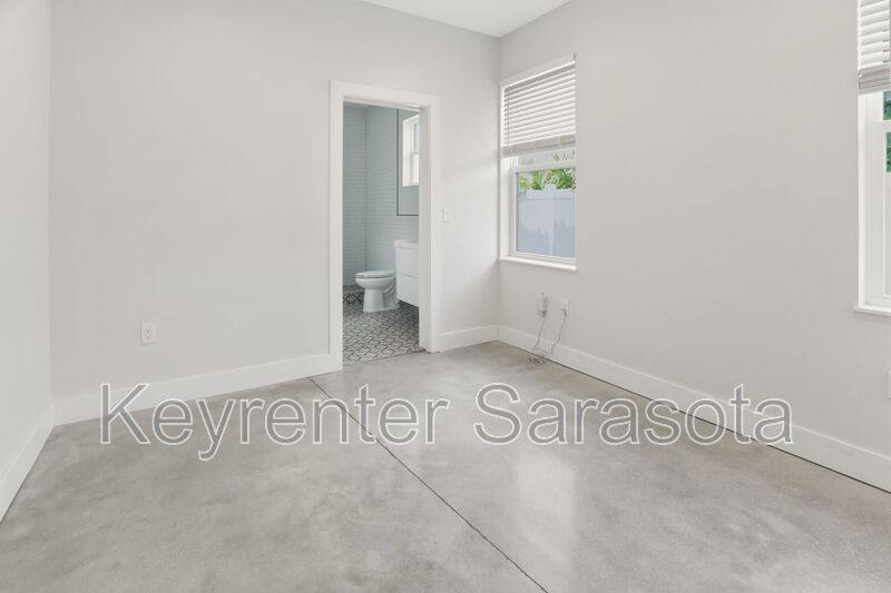 Townhouse for rent at 2066 Roselawn St, Sarasota, FL 34231