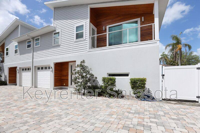 Townhouse for rent at 2066 Roselawn St, Sarasota, FL 34231