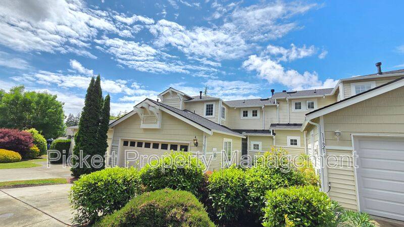 Townhouse for rent at 11615 Breckenridge Lane NW, Silverdale, WA 98383