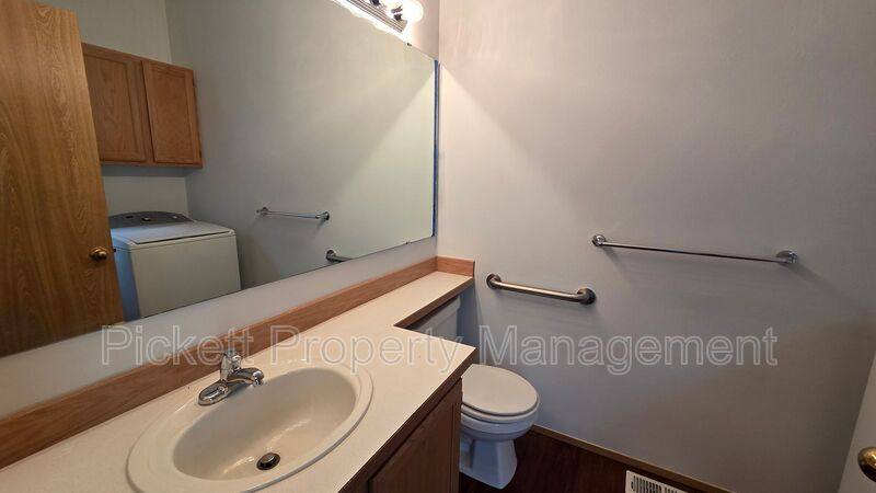 Townhouse for rent at 11615 Breckenridge Lane NW, Silverdale, WA 98383