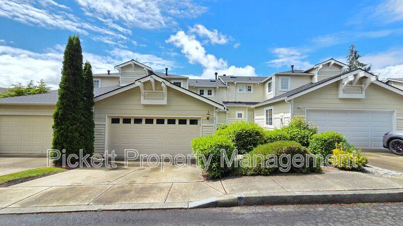 Townhouse for rent at 11615 Breckenridge Lane NW, Silverdale, WA 98383