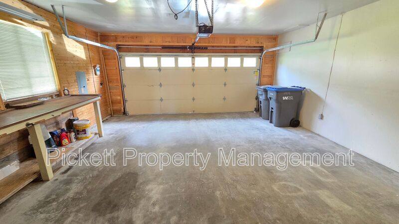 Townhouse for rent at 11615 Breckenridge Lane NW, Silverdale, WA 98383