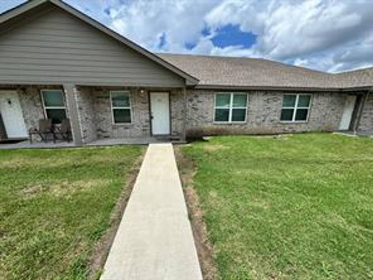 Apartment for rent at 462 Derrs Chapel, Italy, TX 76651
