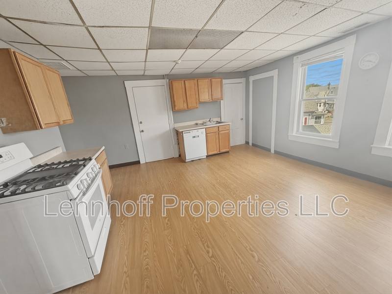 Apartment for rent at 82 Gershom Ave #4, Lowell, MA 01854