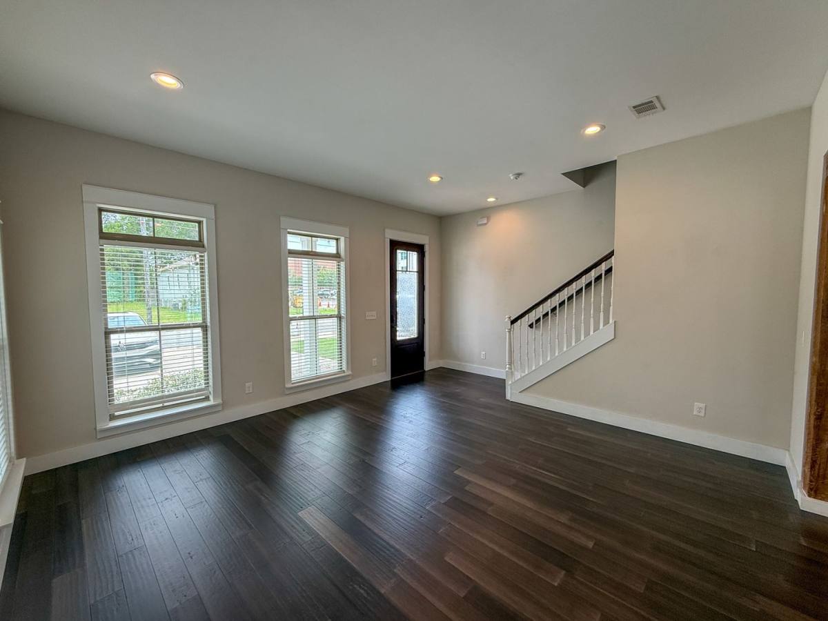 Apartment for rent at 517 W Wright St, Pensacola, FL 32501