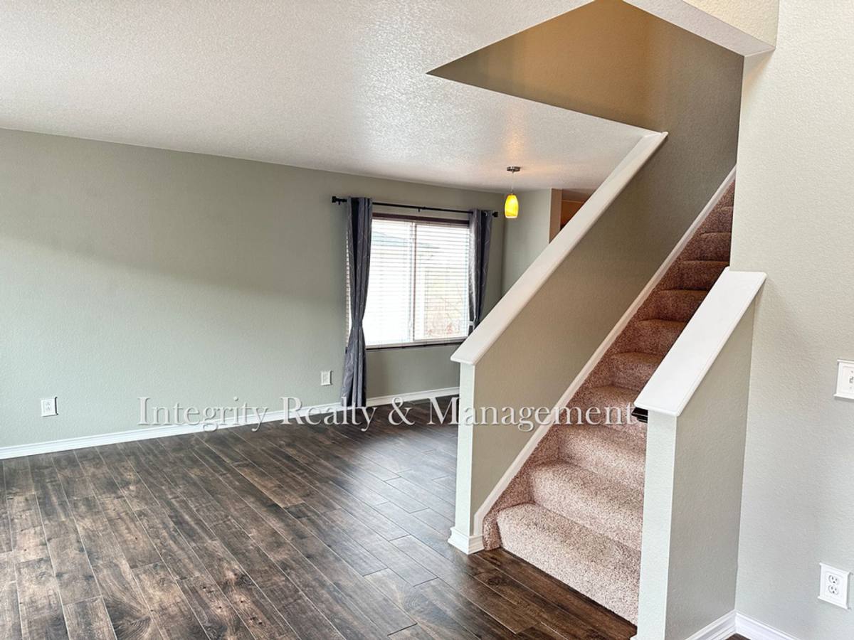 House for rent at 7402 Eagle Rock Dr, Littleton, CO 80125