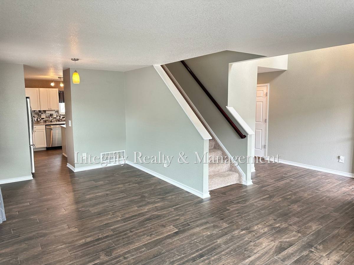 House for rent at 7402 Eagle Rock Dr, Littleton, CO 80125