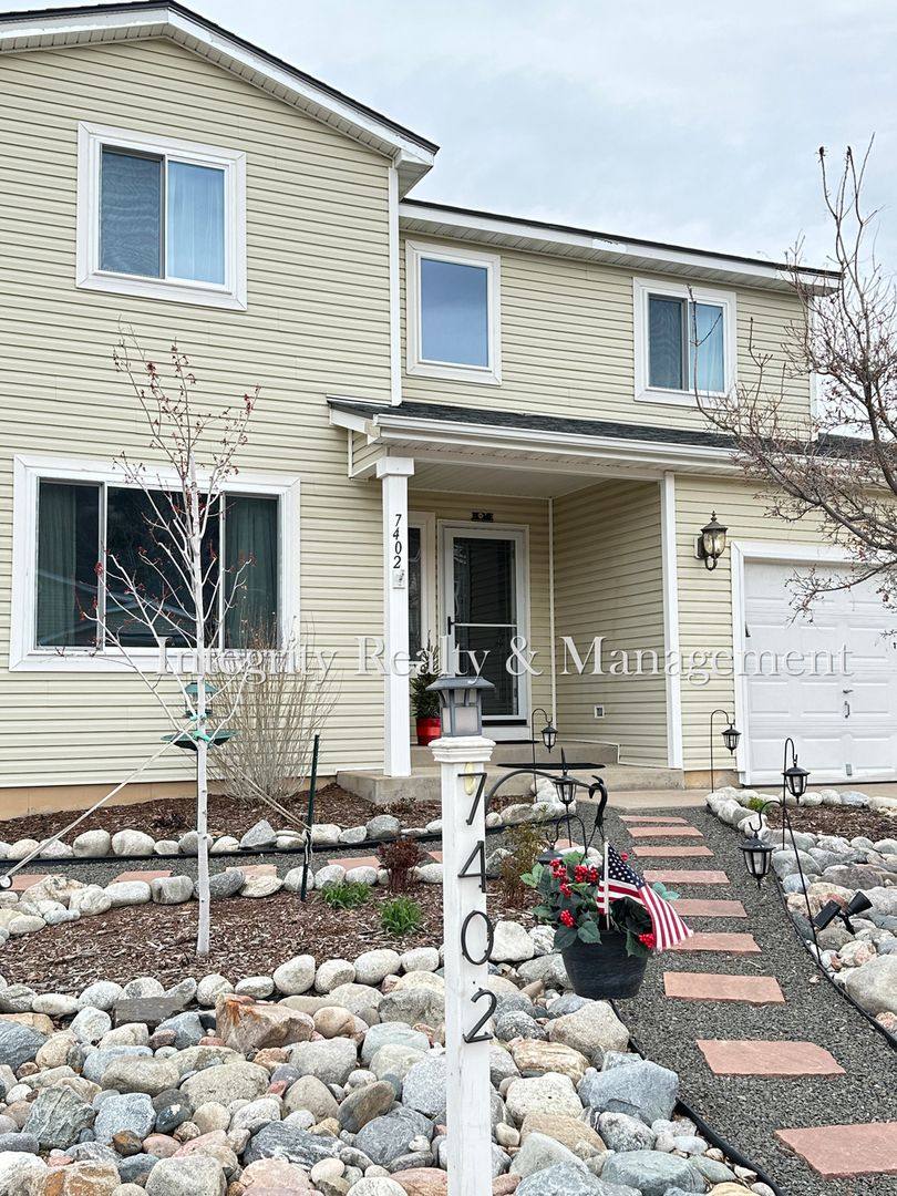 House for rent at 7402 Eagle Rock Dr, Littleton, CO 80125
