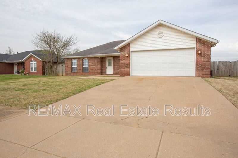 House for rent at 1902 SW Fremont St, Bentonville, AR 72713