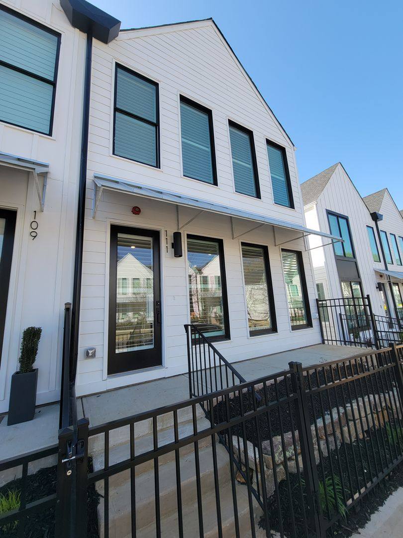 Townhouse for rent at 111 Pearl St, Woodstock, GA 30188