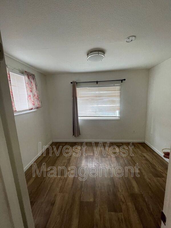 Apartment for rent at 277 Main St #3, Morton, WA 98356