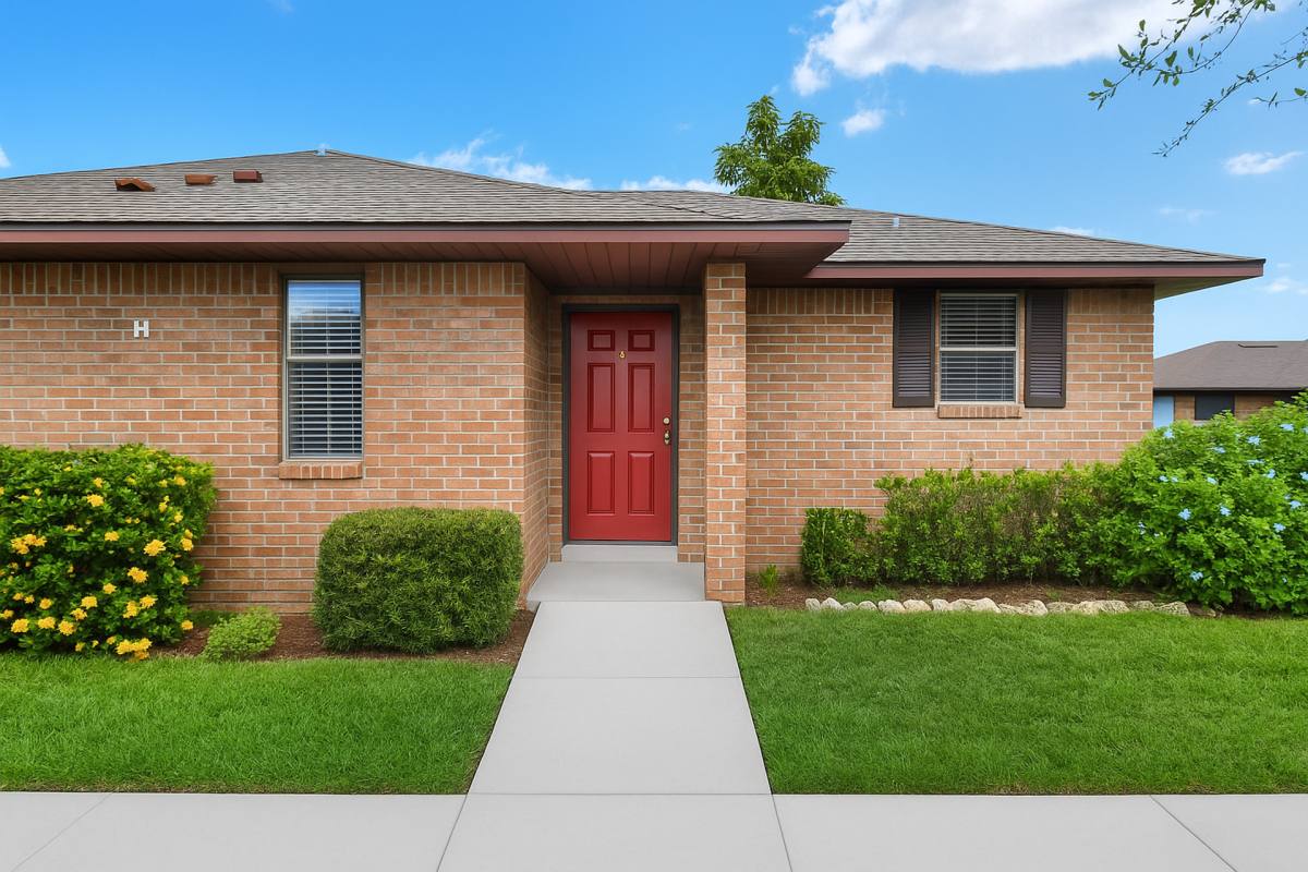 Apartment for rent at 2200 Clover Ridge Court, Eagle Lake, FL 33839