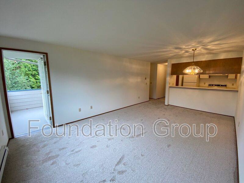 Apartment for rent at 12542 35th Ave NE #203, Seattle, WA 98125
