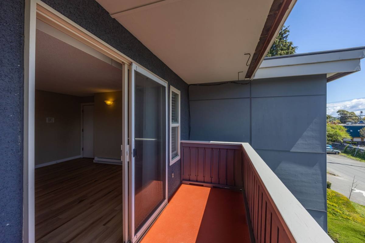 Apartment for rent at 920 N 100th St, Seattle, WA 98133