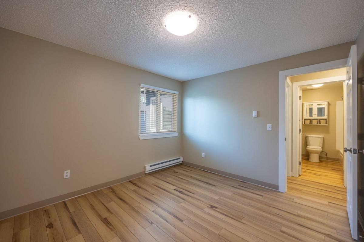 Apartment for rent at 920 N 100th St, Seattle, WA 98133
