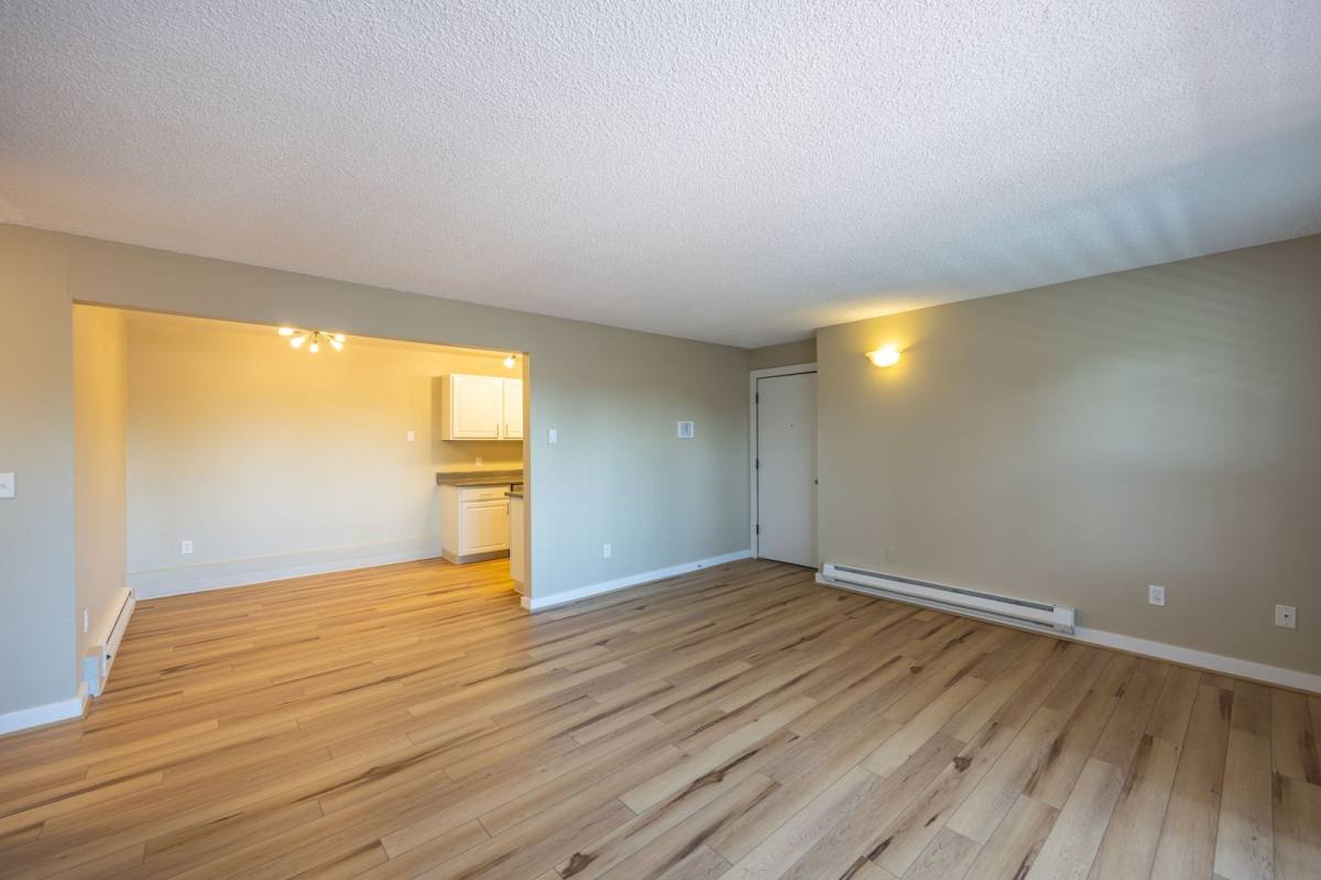 Apartment for rent at 920 N 100th St, Seattle, WA 98133