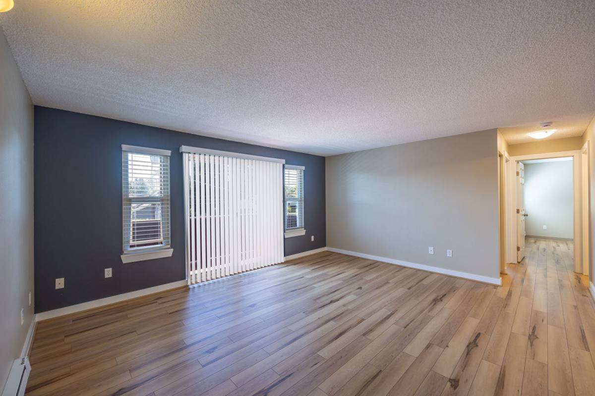 Apartment for rent at 920 N 100th St, Seattle, WA 98133