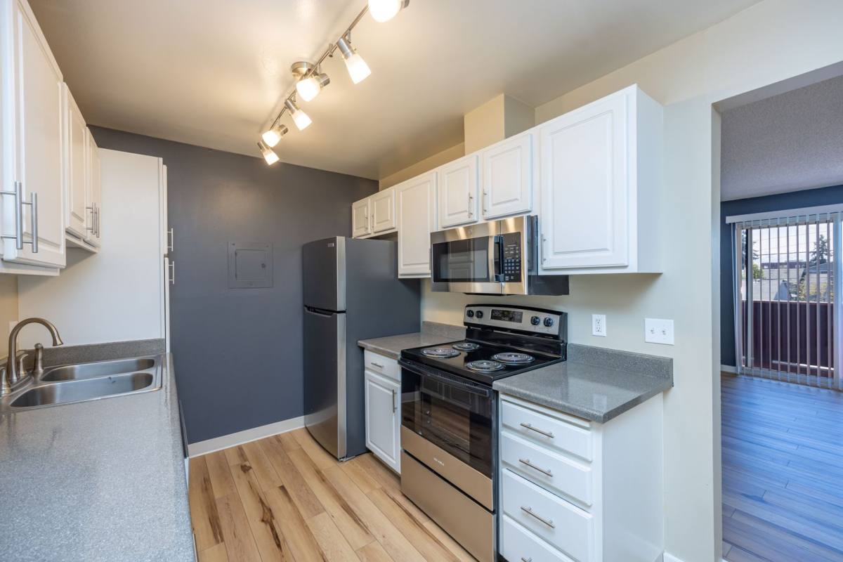 Apartment for rent at 920 N 100th St, Seattle, WA 98133