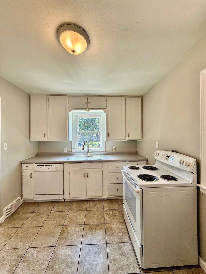 House for rent at 739 4th St NE, Valley City, ND 58072