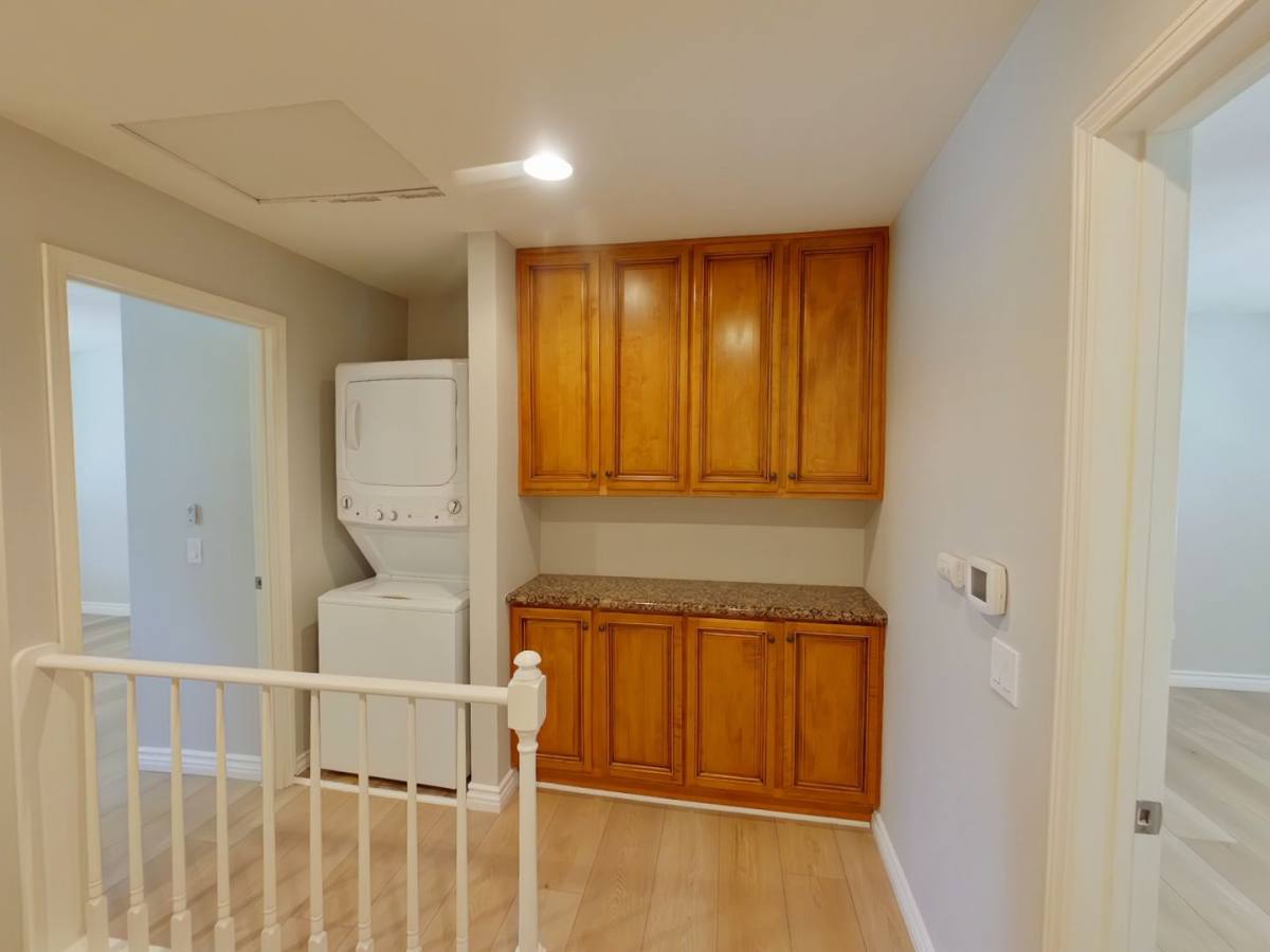Townhouse for rent at 1940 Maple Ave, Costa Mesa, CA 92627