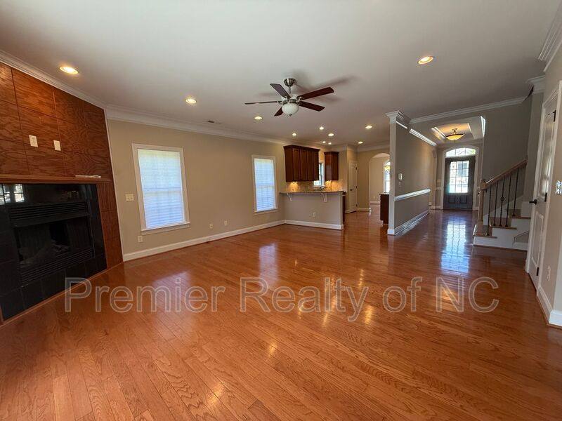 House for rent at 1476 Neville Gardens Lane, Winston Salem, NC 27103