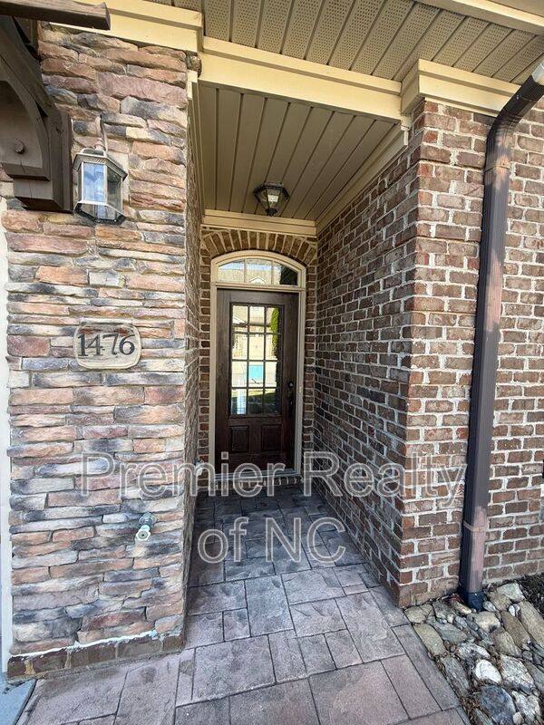 House for rent at 1476 Neville Gardens Lane, Winston Salem, NC 27103