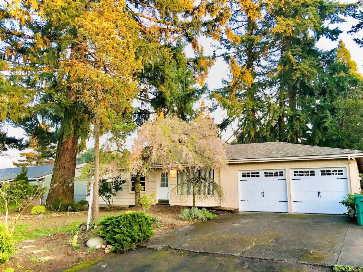 House for rent at 14512 NE Broadway, Portland, OR 97230