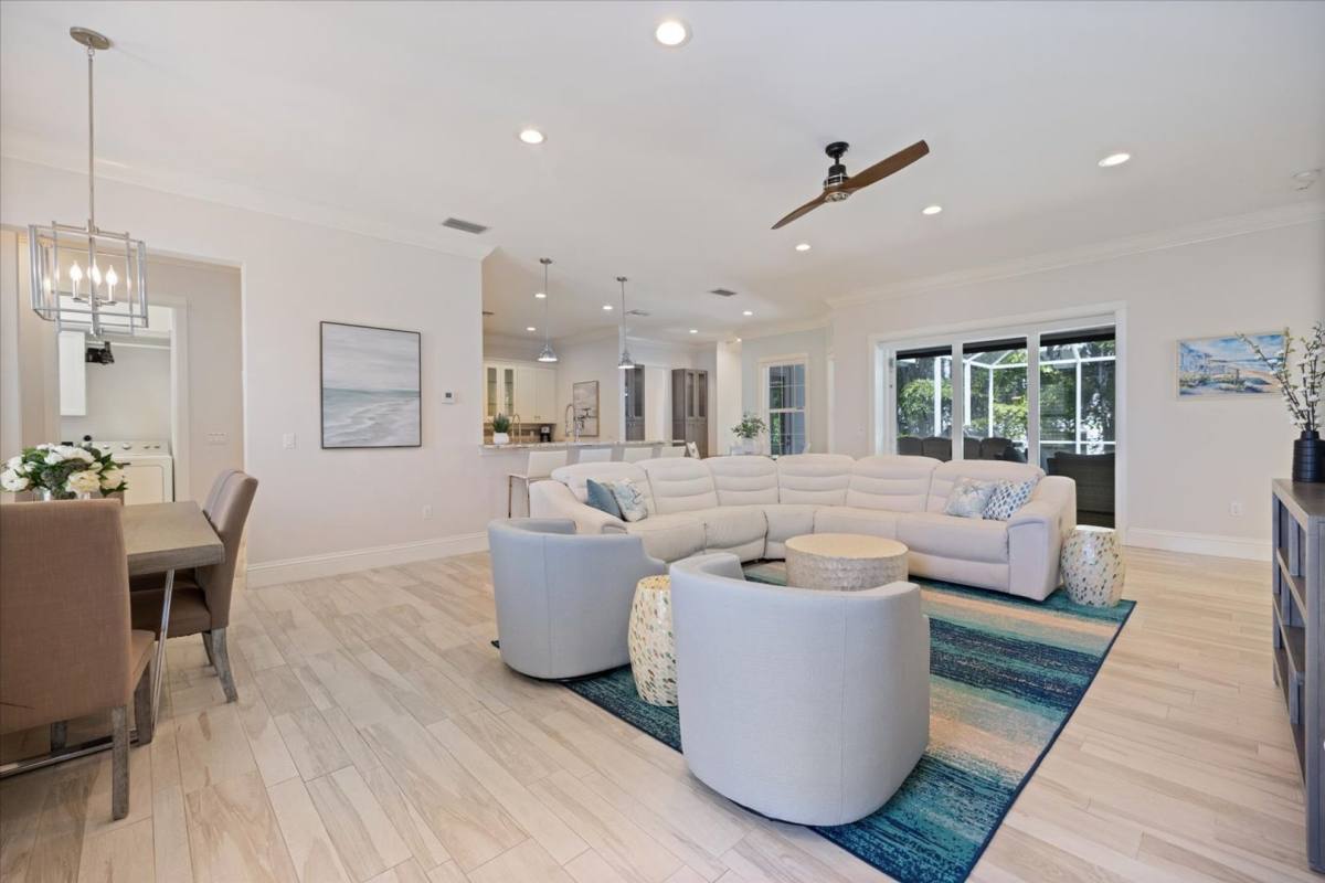 House for rent at 3919 Roberts Point Rd, Sarasota, FL 34232