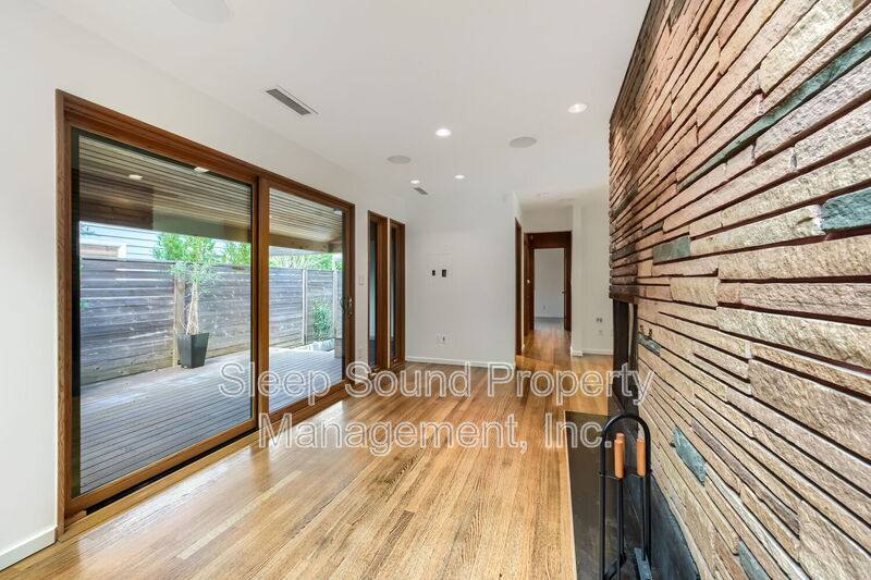 House for rent at 4033 N Willamette Blvd, Portland, OR 97203