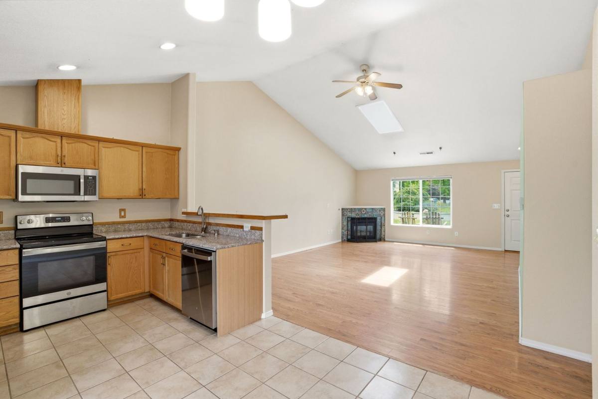 House for rent at 307 NW Angela Lane, Portland, OR 97214