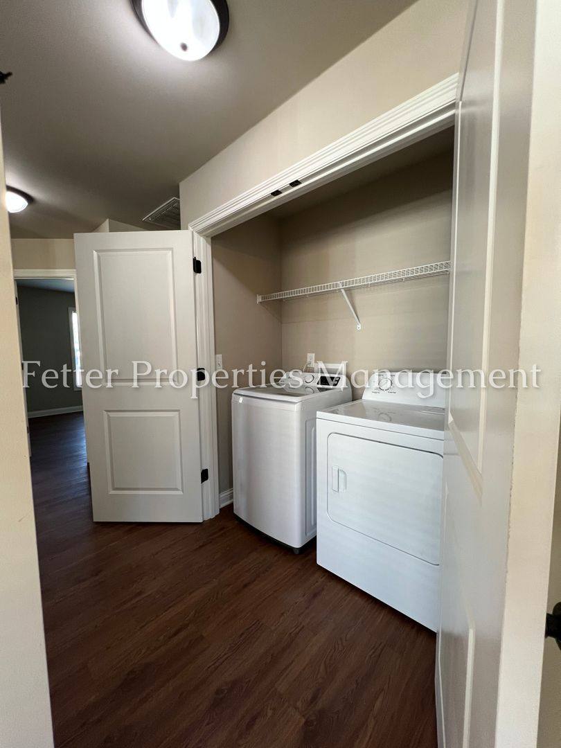 House for rent at 1360 Old Plank Rd, Newburgh, IN 47630
