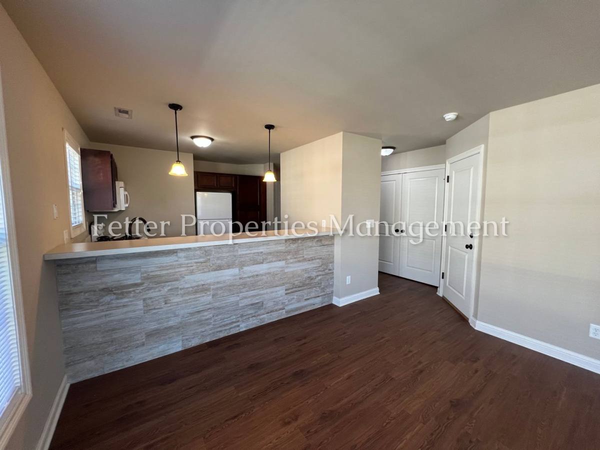 House for rent at 1360 Old Plank Rd, Newburgh, IN 47630