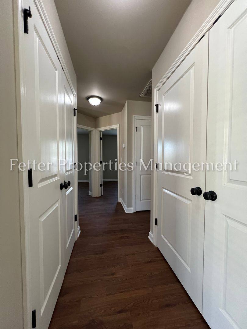 House for rent at 1360 Old Plank Rd, Newburgh, IN 47630