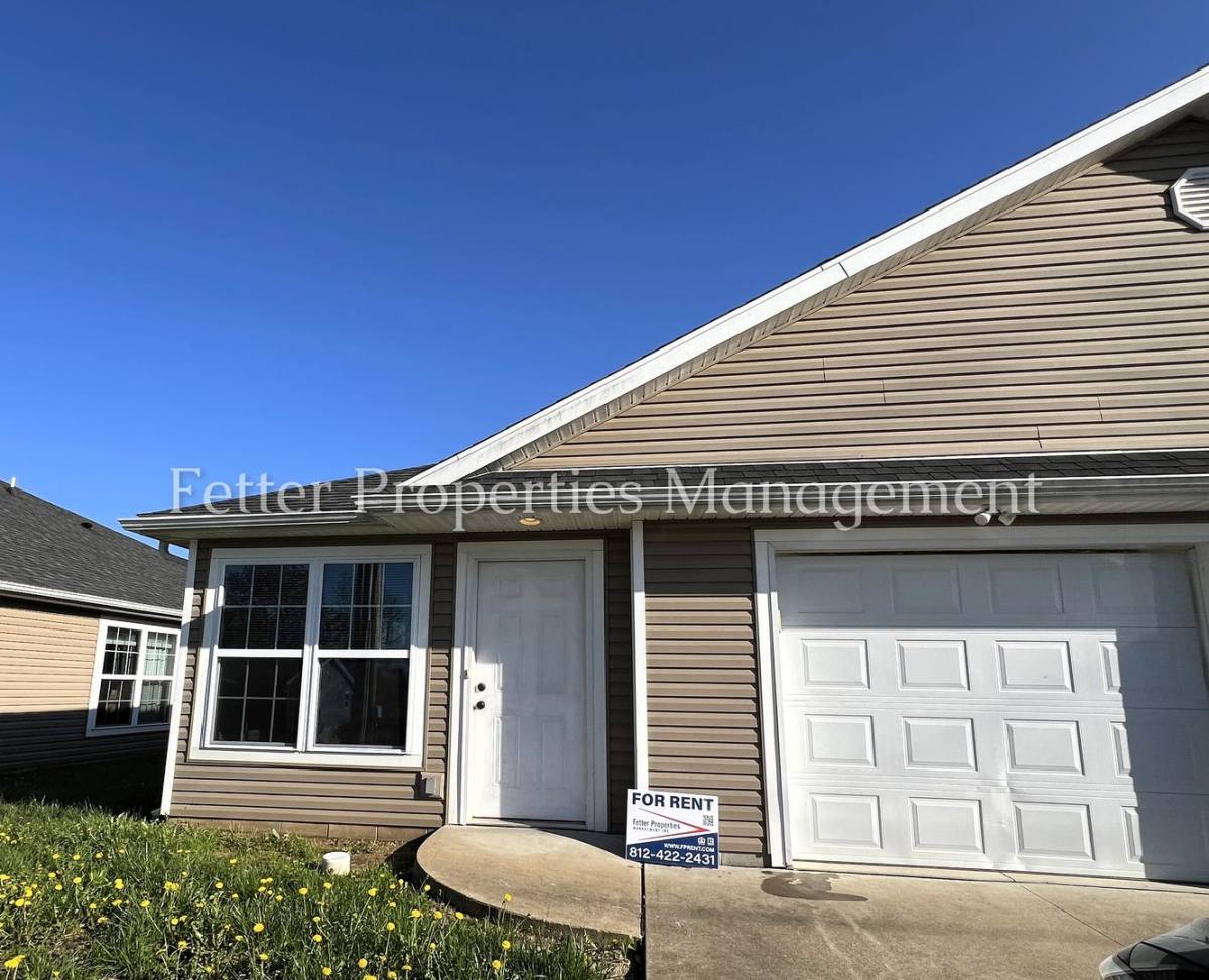House for rent at 1360 Old Plank Rd, Newburgh, IN 47630