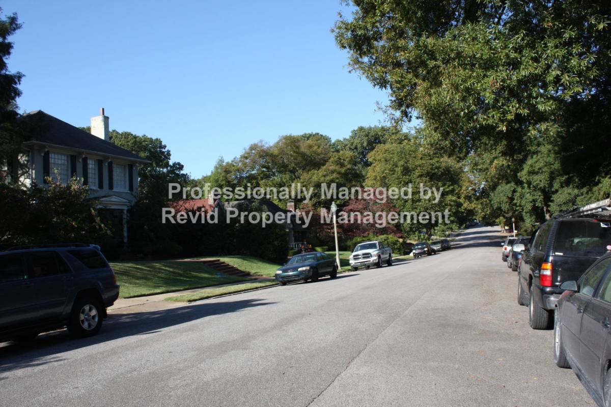 Apartment for rent at 1820 Forest, Memphis, TN 38112