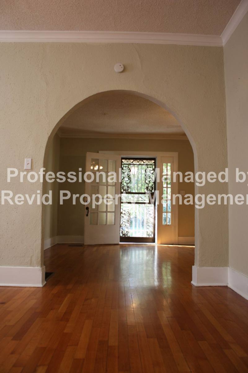 Apartment for rent at 1820 Forest, Memphis, TN 38112