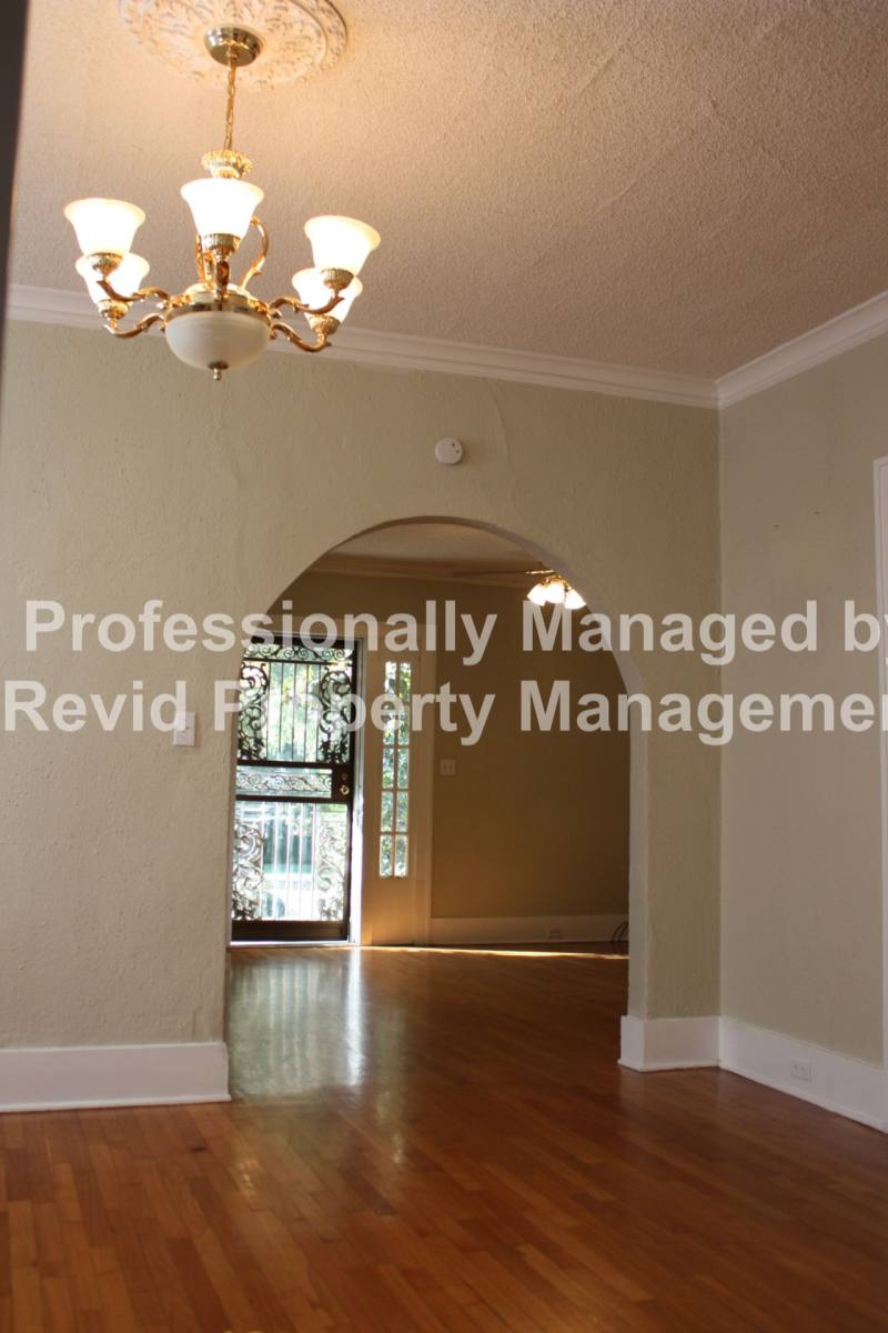 Apartment for rent at 1820 Forest, Memphis, TN 38112