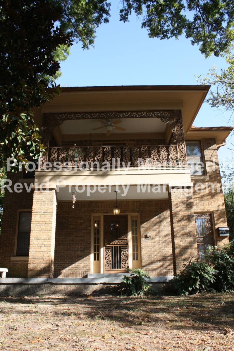 Apartment for rent at 1820 Forest, Memphis, TN 38112