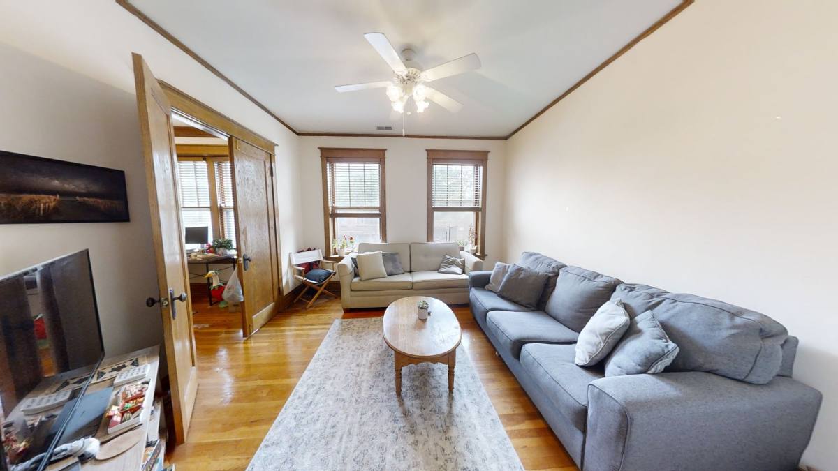 Apartment for rent at 1253 W Grace, Chicago, IL 60613