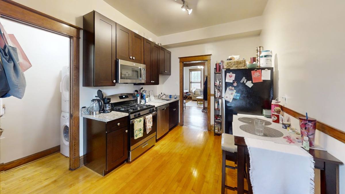 Apartment for rent at 1253 W Grace, Chicago, IL 60613