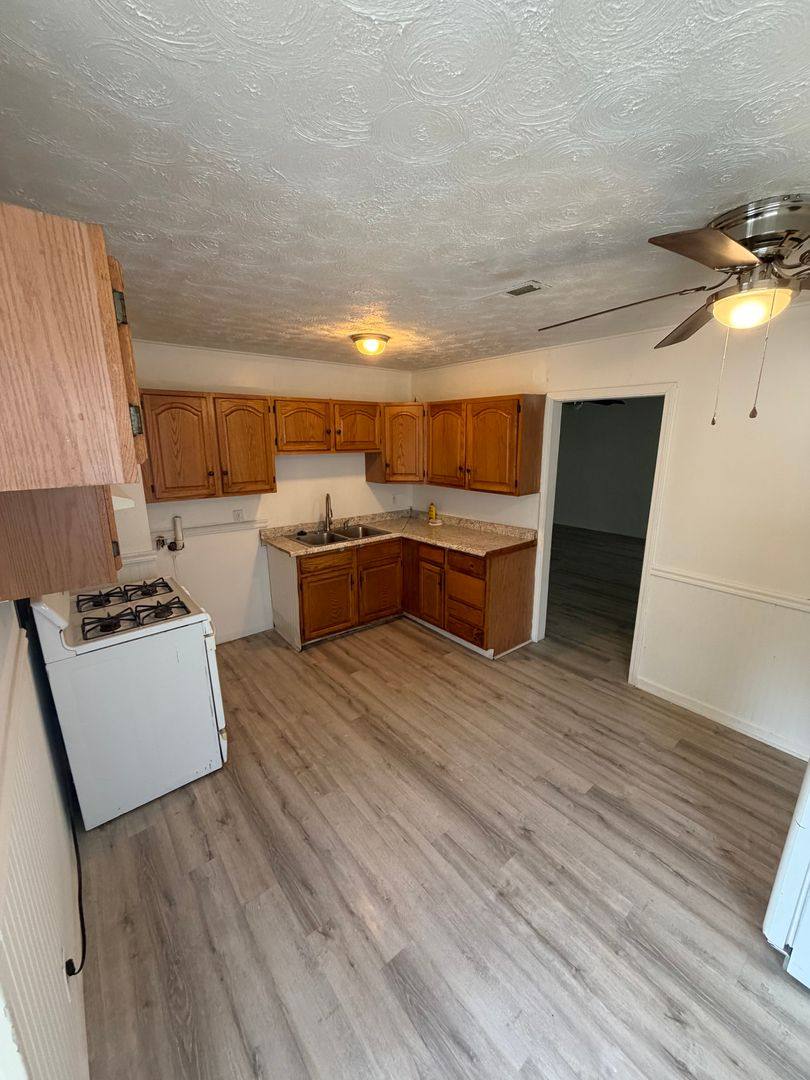 House for rent at 3241 Buckner St, Springfield, IL 62703