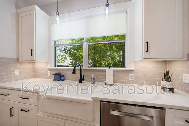 House for rent at 320 Ohio Place, Sarasota, FL 34236