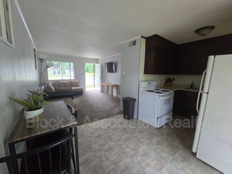 Apartment for rent at 3501 Glendale Rd #B, High Point, NC 27263
