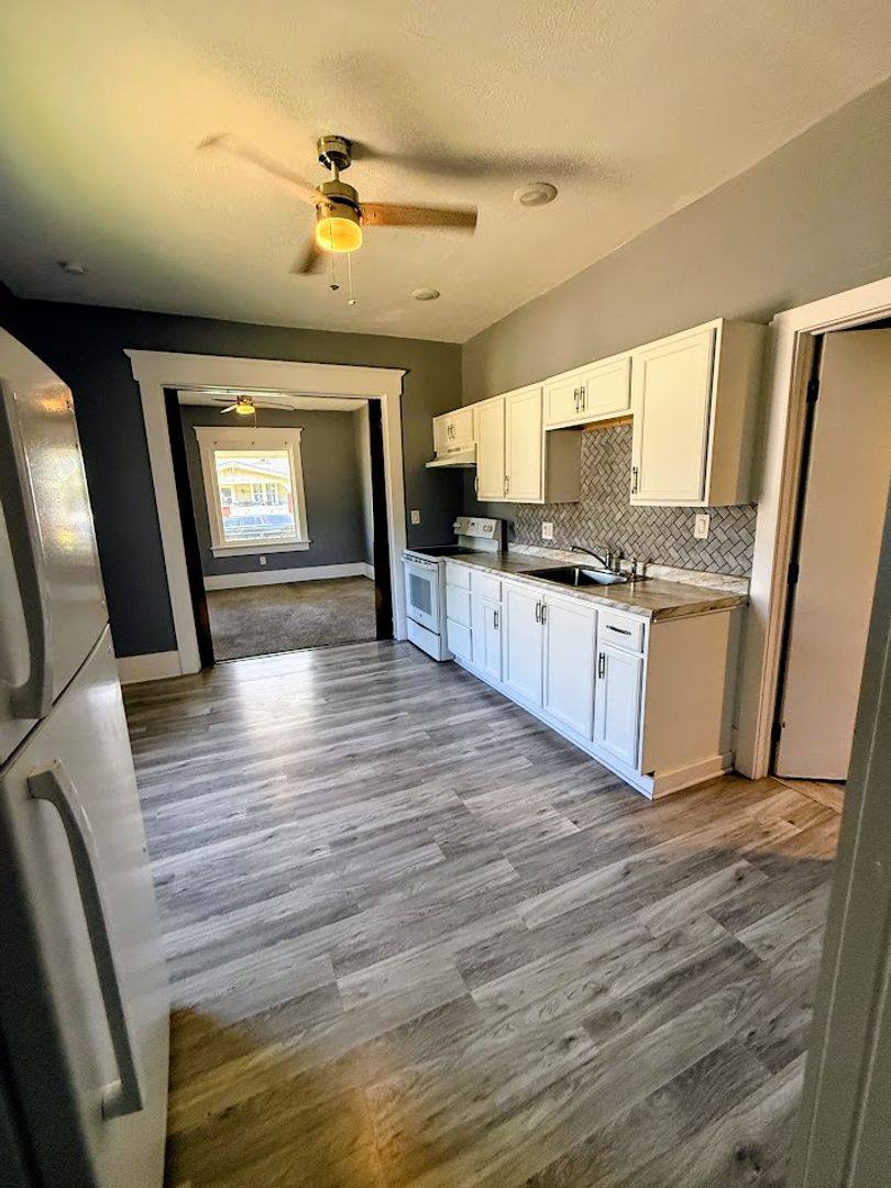 Apartment for rent at 2916 6th St SW, Canton, OH 44710