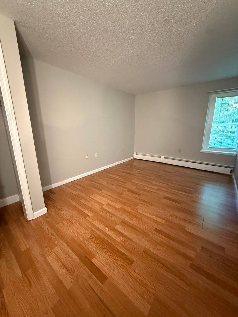 Apartment for rent at 10 Grand St, New Britain, CT 06053
